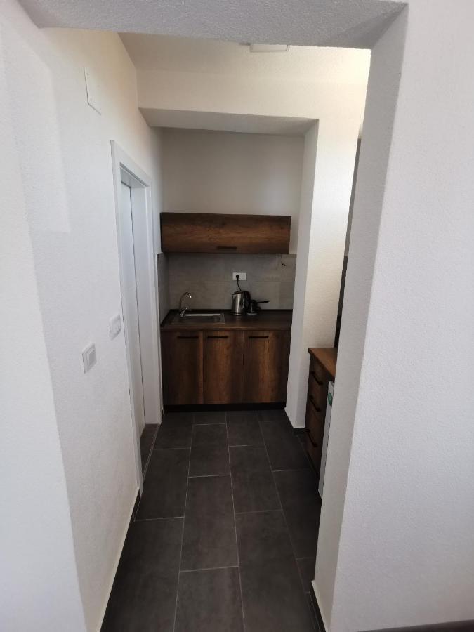 Gopo Guesthouse Elshani 外观 照片