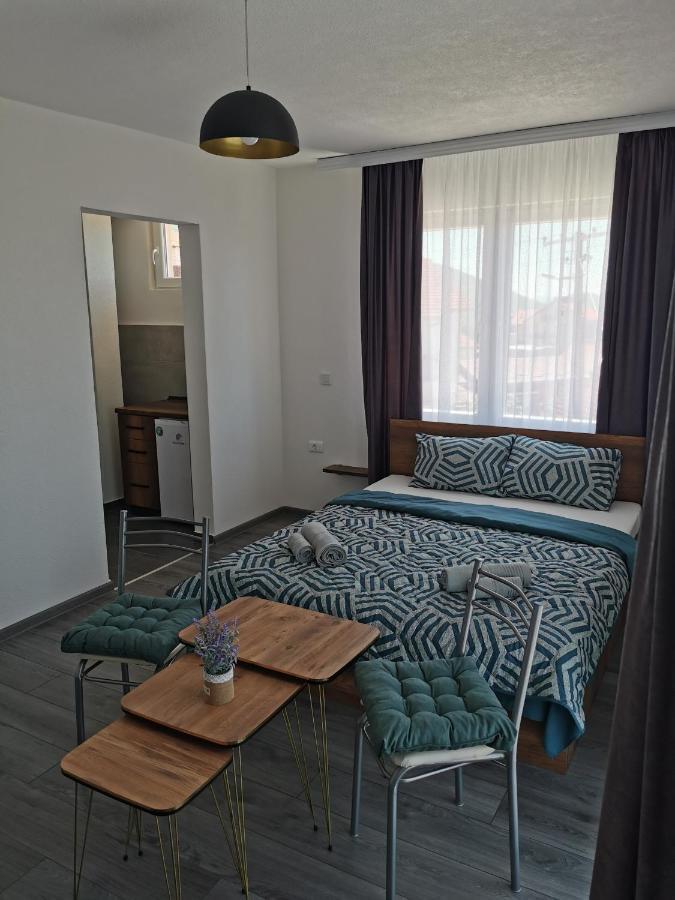 Gopo Guesthouse Elshani 外观 照片